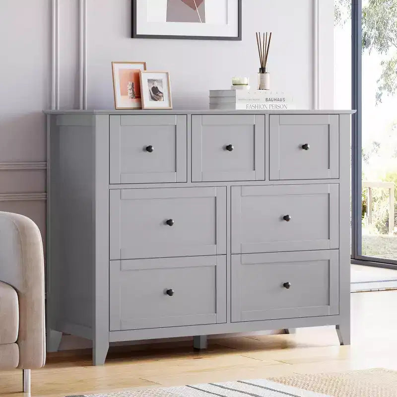Commode de chambre GustoWave à 7 tiroirs, commode moderne, commode double en bois avec tiroirs profonds pour le salon, grise