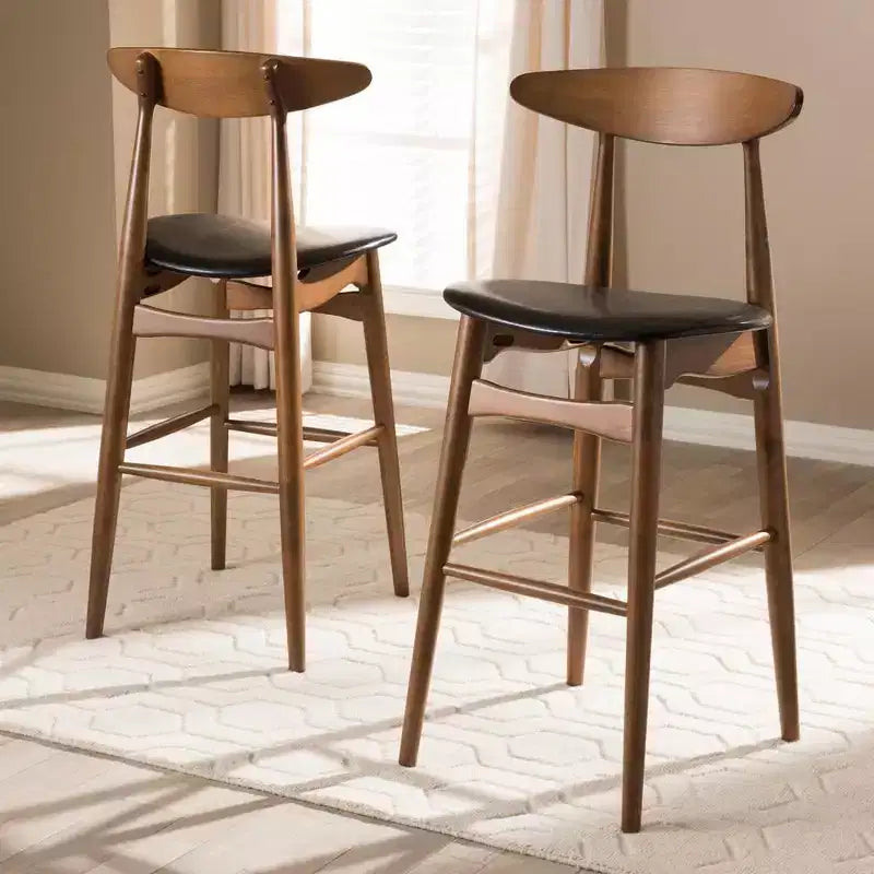 Lot de tabourets de bar Flora HomeStock, style moderne du milieu du siècle, avec revêtement en similicuir noir et finition en noyer.