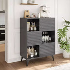 Étagères réglables, Armoire de rangement cannelée avec portes coulissantes, Meuble bas de 109 cm de haut, Support d'affichage moderne à 3 niveaux avec pieds, Salon, Cuisine, Noir