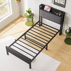 Cadre de lit double Okak avec tête de lit de rangement solide, lit plateforme avec tête de lit de rangement avec station de recharge pour chambre à coucher, noir