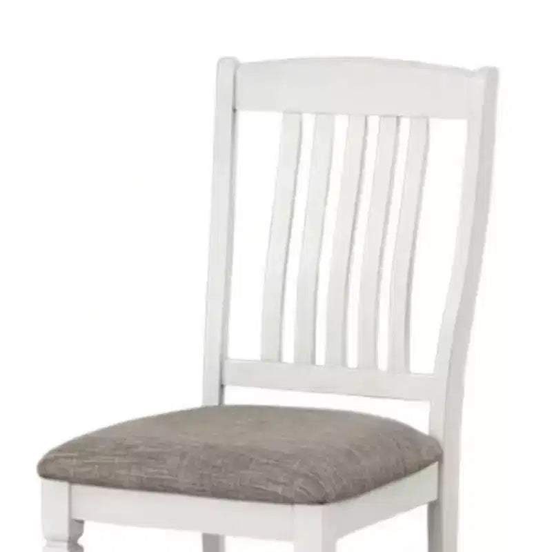 Lot de 2 chaises de salle à manger Royal Hampton, bois blanc rustique, tissu gris, dossier à lattes