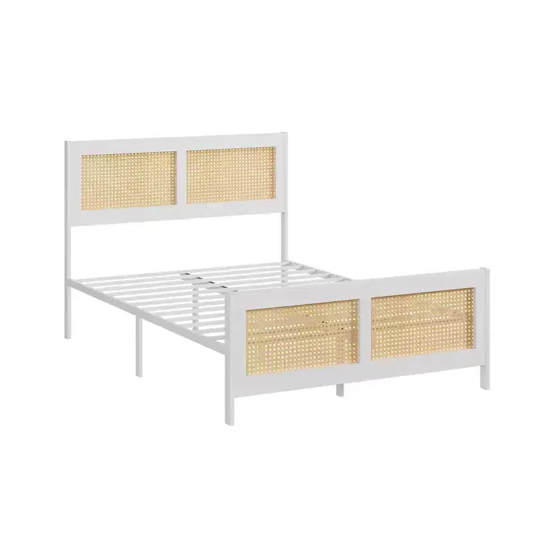 COZONY Cadre de lit double en rotin avec tête de lit en osier, plateforme bohème à lattes métalliques, pas besoin de sommier tapissier