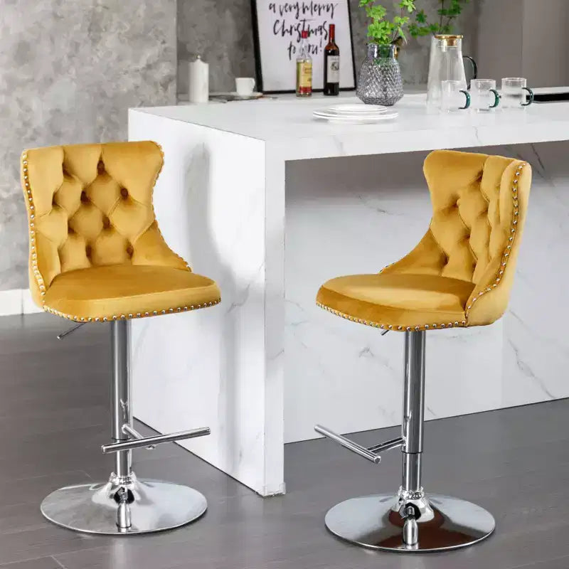 Tabourets de bar Okak pivotants en velours, hauteur comptoir, lot de 2, tabourets de bar pivotants à 360° avec dossier capitonné et cadre argent mat