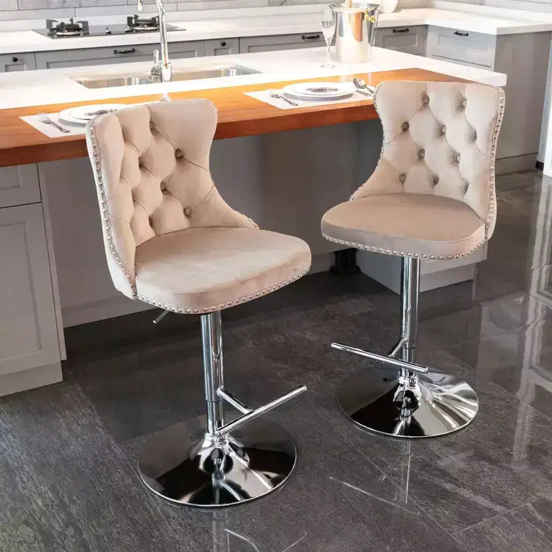 Tabourets de bar Okak pivotants en velours, hauteur comptoir, lot de 2, tabourets de bar pivotants à 360° avec dossier capitonné et cadre argent mat