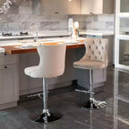 Tabourets de bar Okak pivotants en velours, hauteur comptoir, lot de 2, tabourets de bar pivotants à 360° avec dossier capitonné et cadre argent mat