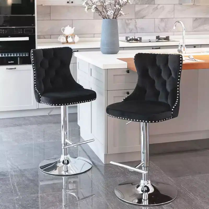 Tabourets de bar Okak pivotants en velours, hauteur comptoir, lot de 2, tabourets de bar pivotants à 360° avec dossier capitonné et cadre argent mat