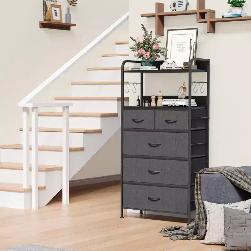 Commode en tissu Slim à 5 tiroirs avec cadre en métal, organisateur de rangement compact avec étagères et crochets