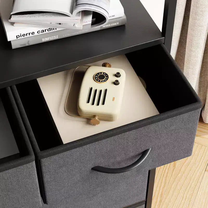 Commode en tissu Slim à 5 tiroirs avec cadre en métal, organisateur de rangement compact avec étagères et crochets