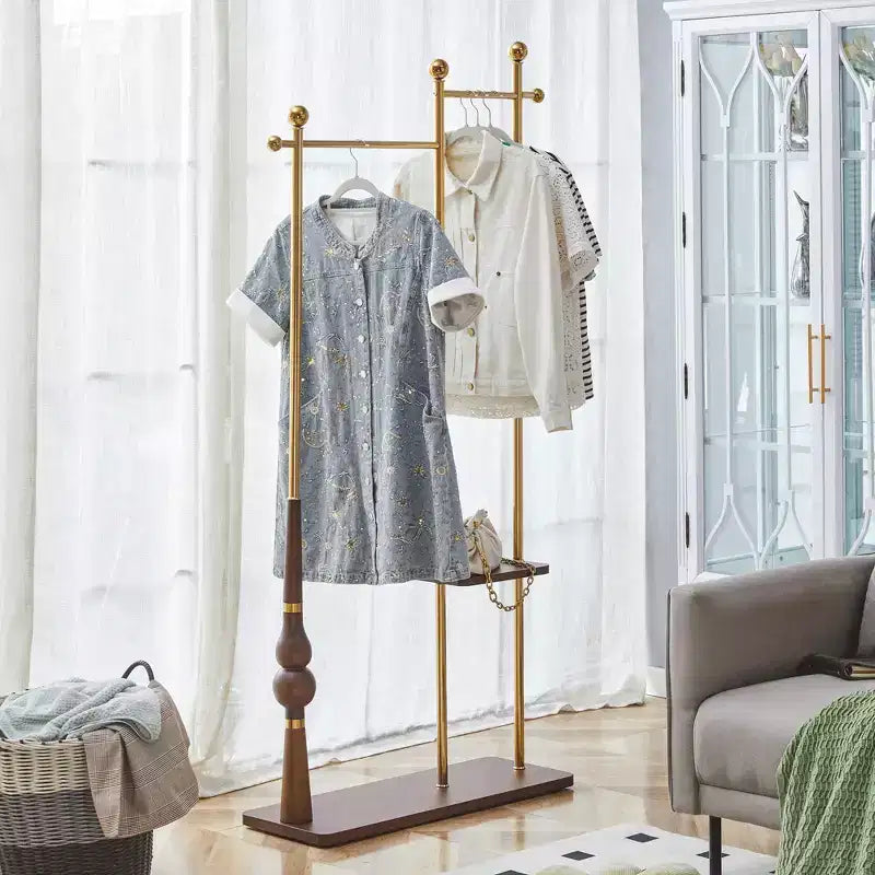 Meuble d'entrée Okak avec étagères en bois et cadre en acier inoxydable, porte-manteau industriel au design élégant, arbre à manteaux pour salon, chambre, or