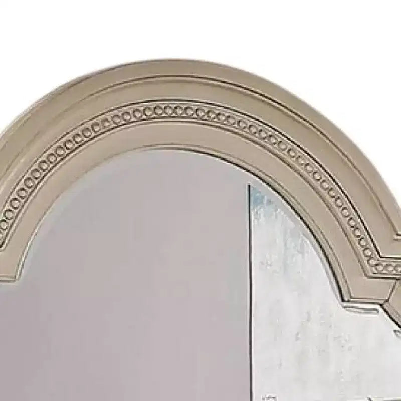 Miroir de commode Royal Hampton, montants cannelés, cadre cloche blanc antique de 49 pouces