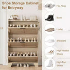 Meuble à chaussures autoportant avec 3 portes basculantes. Rangement dissimulé pour entrée, peut contenir plusieurs paires, style ferme avec crochets latéraux.