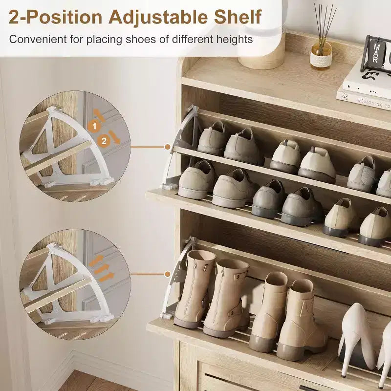 Meuble à chaussures autoportant avec 3 portes basculantes. Rangement dissimulé pour entrée, peut contenir plusieurs paires, style ferme avec crochets latéraux.