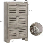 Meuble à chaussures autoportant avec 3 portes basculantes. Rangement dissimulé pour entrée, peut contenir plusieurs paires, style ferme avec crochets latéraux.
