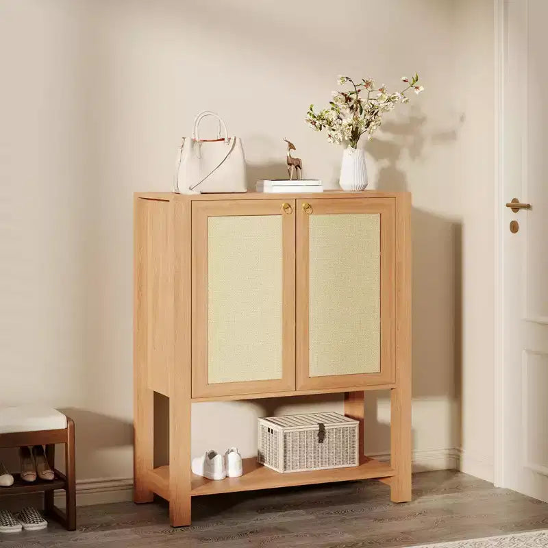 Meuble à chaussures en rotin pour entrée, étagère de rangement étroite de style ferme à 5 niveaux avec 2 portes et étagère ouverte pour couloir et salon