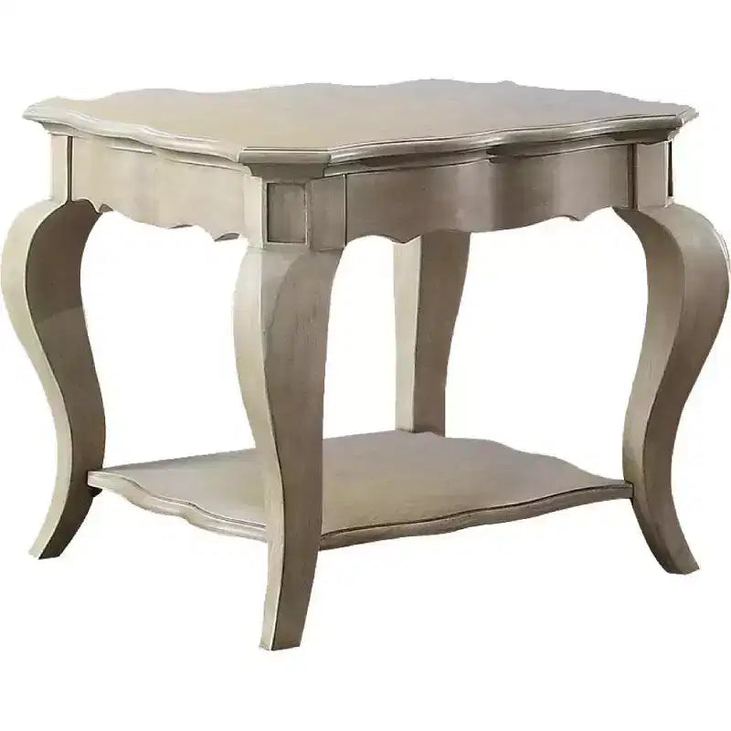 Table d'appoint en bois Royal Hampton avec étagère inférieure, finition taupe argent vieilli