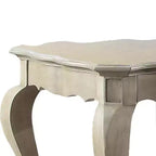 Table d'appoint en bois Royal Hampton avec étagère inférieure, finition taupe argent vieilli