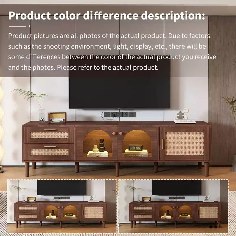 Meuble TV en rotin avec lumière LED pour téléviseur de 80 pouces, meuble de rangement TV en bois avec portes en verre et 2 tiroirs, console média avec pieds en bois massif, marron foncé