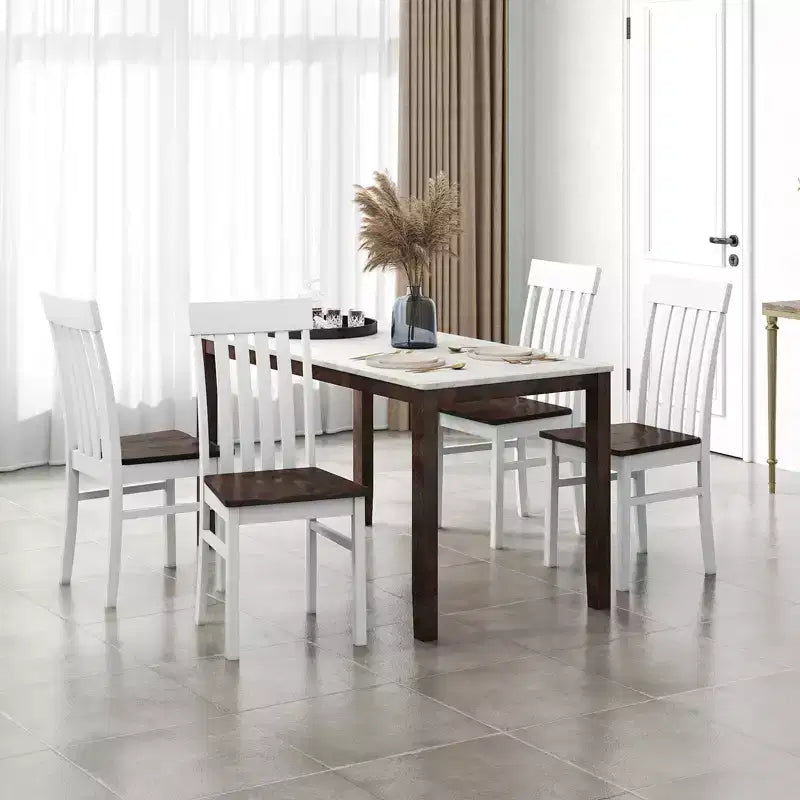 Lot de 4 chaises de salle à manger Costway avec dossier haut à lattes, sièges concaves et pieds en bois d'hévéa