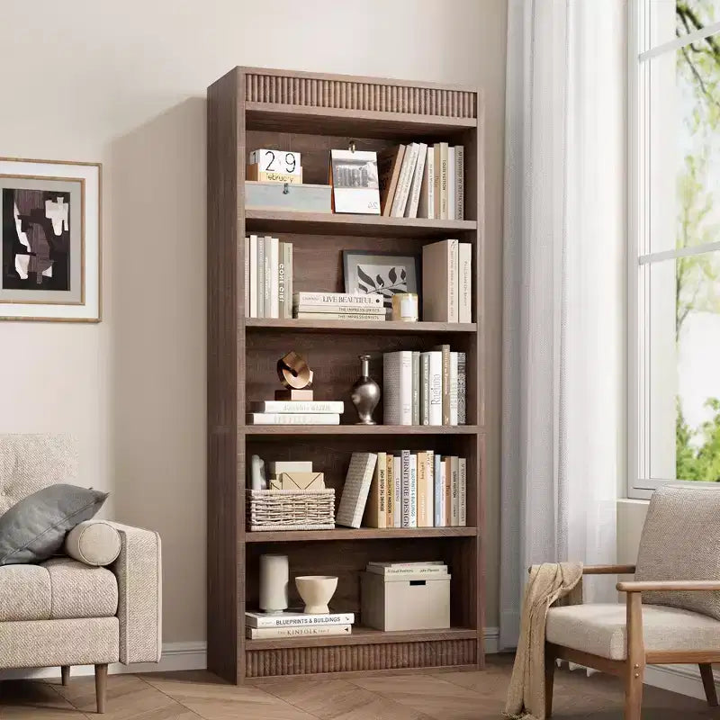 Bibliothèque de ferme 71 avec double design cannelé, étagère haute à 5 niveaux avec base en bois, étagère en bois