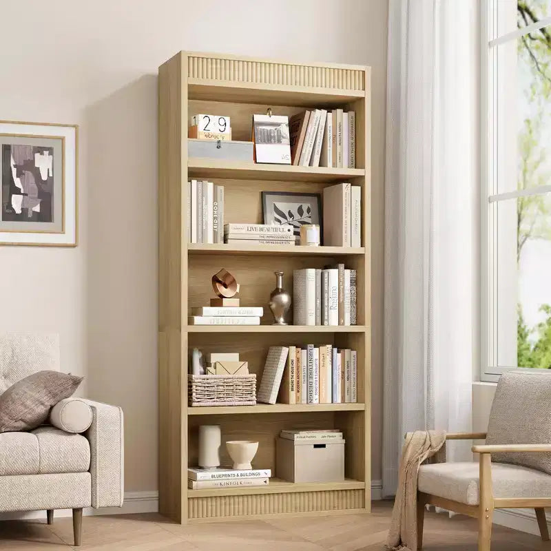 Bibliothèque de ferme 71 avec double design cannelé, étagère haute à 5 niveaux avec base en bois, étagère en bois