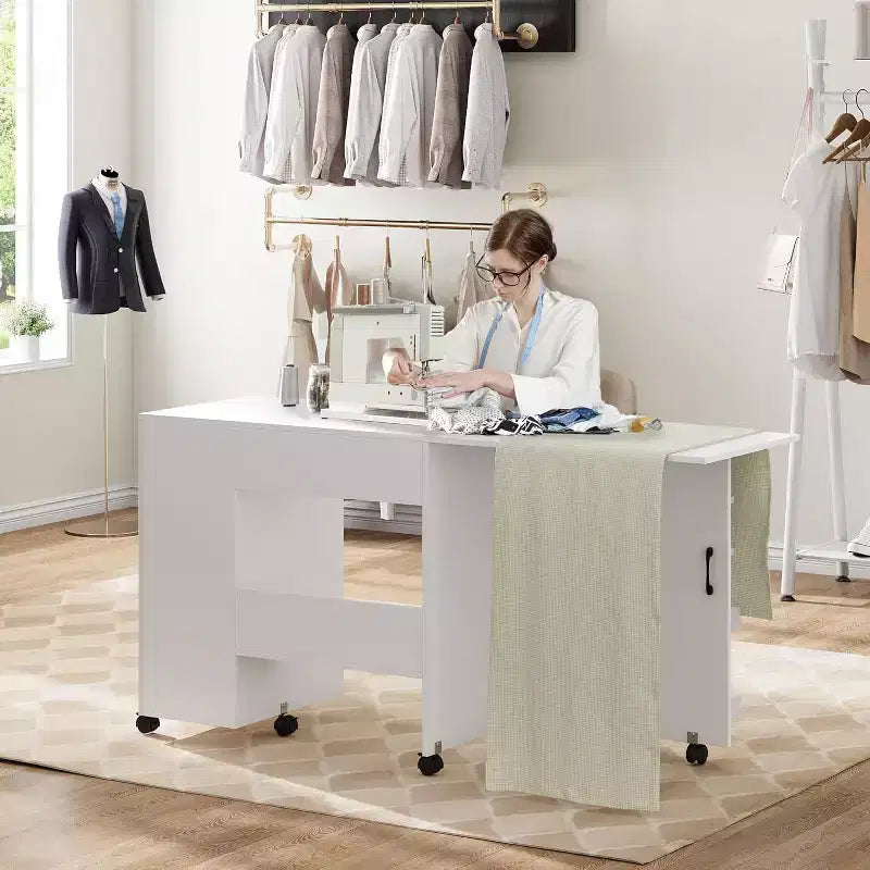 Table pliante pour machine à coudre, station de loisirs créatifs polyvalente avec étagères de rangement et roulettes verrouillables, bureau de couture mobile pour la maison, la chambre