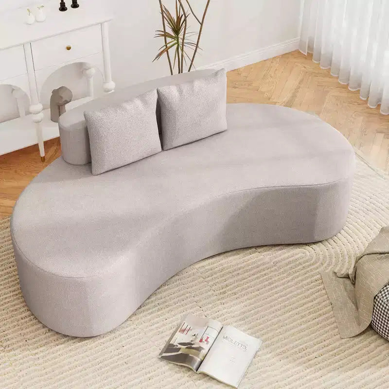 Costway Canapé incurvé en tissu de 199,4 cm avec 2 coussins confortables et dossier bas, beige/gris