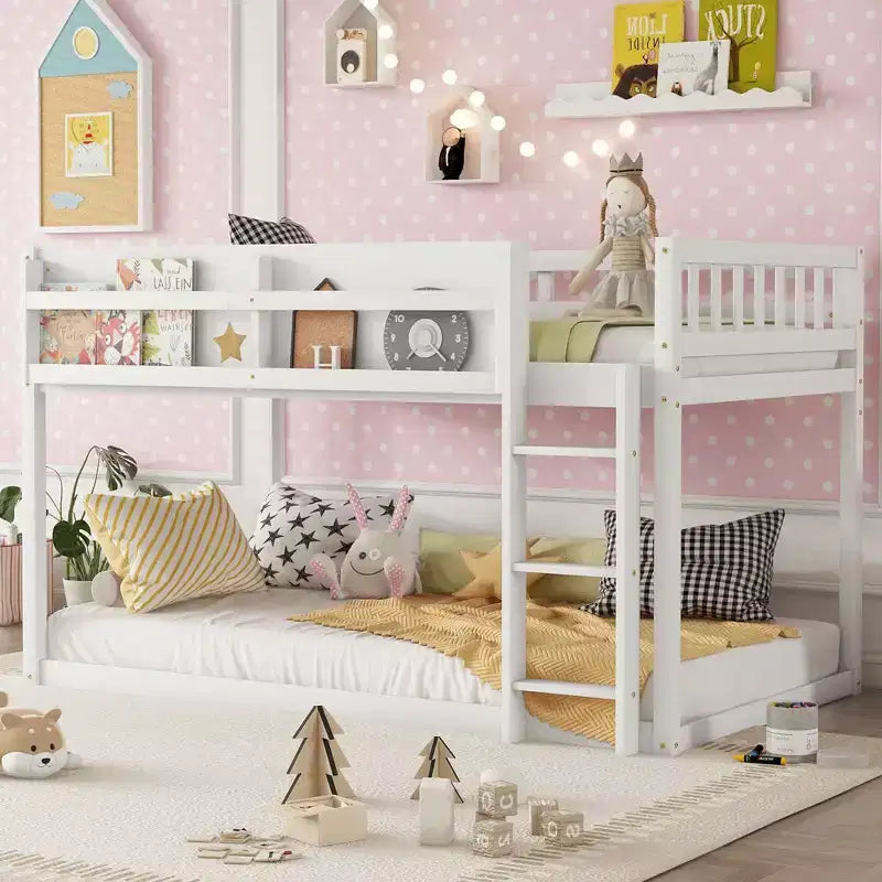 Lit superposé simple en bois massif Okak avec étagères de rangement et échelle, cadre de lit contemporain pour chambre à coucher, chambre d'enfant