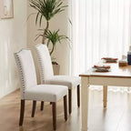 TUYOHW Lot de 2 chaises de salle à manger modernes, chaises de cuisine rembourrées en lin avec garniture cloutée et pieds en bois d'hévéa pour salle à manger, cuisine, salon