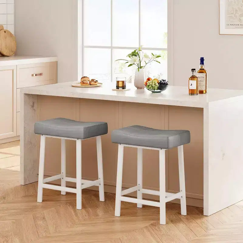 Tabourets de bar lot de 4, tabourets de bar sans dossier de 61 cm de hauteur de comptoir avec surface incurvée, siège ergonomique en forme de selle, pour îlot de cuisine, bar de maison