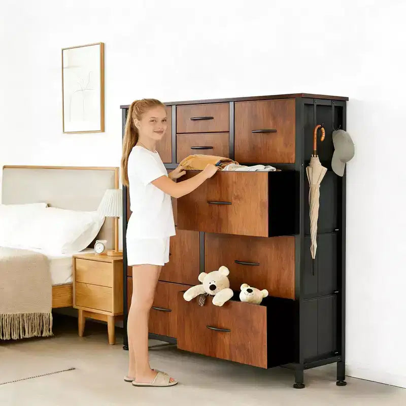 Commode de rangement TUYOHW à 10 tiroirs avec poches latérales et crochets, Organisateur de commode en tissu avec plateau en bois, Tour de rangement pour chambre à coucher, placard et entrée