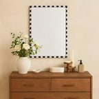 TEHOME livra Miroir mural rectangulaire décoratif en marbre avec motif damier noir et blanc audacieux 20 x 30'', parfait pour la salle de bain, l'entrée
