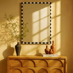 TEHOME livra Miroir mural rectangulaire décoratif en marbre avec motif damier noir et blanc audacieux 20 x 30'', parfait pour la salle de bain, l'entrée
