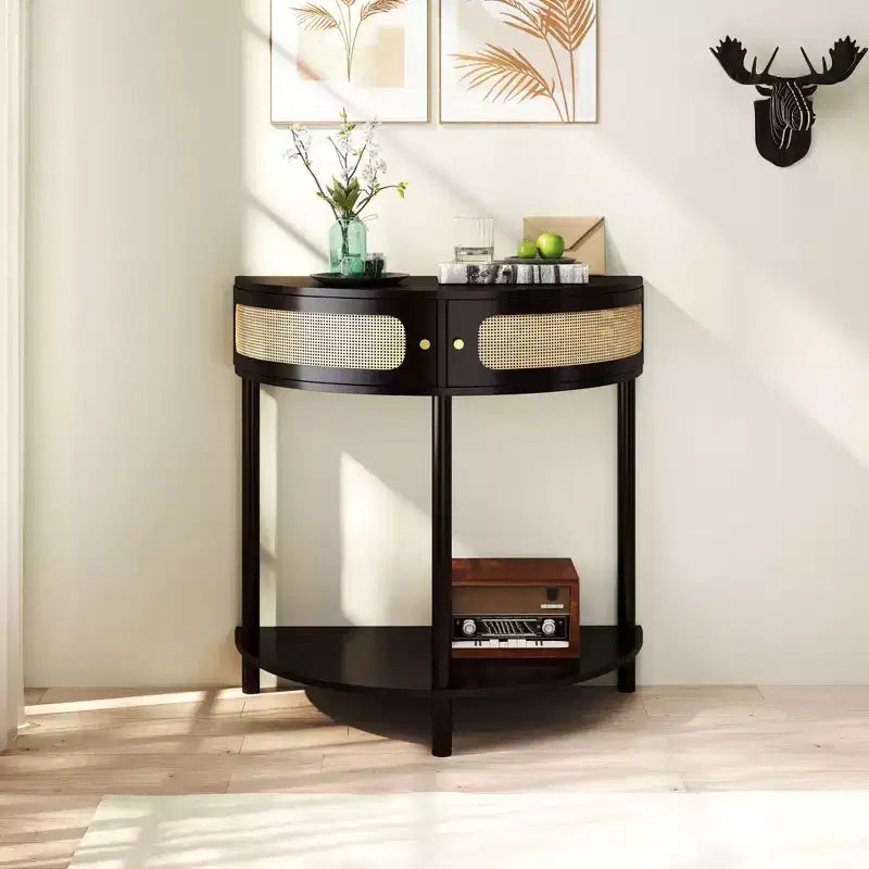 Table console Okak moderne unique demi-lune avec porte coulissante en rotin, table d'appoint naturelle pour chambre, salon