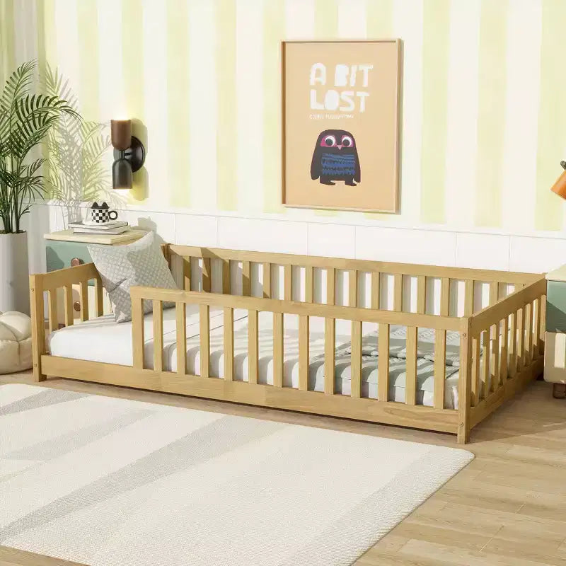 Lit au sol Montessori Bellemave double avec barrière de sécurité, lit plateforme pour enfants avec rambardes, cadre en bois massif, pour chambre d'enfant et de bébé