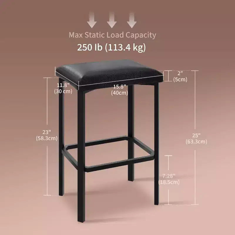 Lot de 2 tabourets de bar à 24 pouces avec repose-pieds, tabourets de bar sans dossier hauteur comptoir avec cadre métallique, sièges rembourrés en cuir PU, tabourets de cuisine modernes