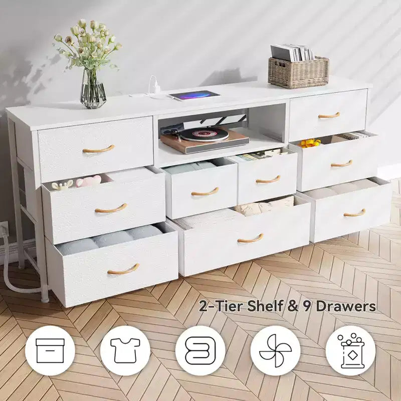 Commode à 9 tiroirs blanche de 160 cm pour chambre à coucher, meuble TV LED pour téléviseur de 75 pouces avec station de charge, prises de courant, commode de rangement en tissu, meuble console multimédia