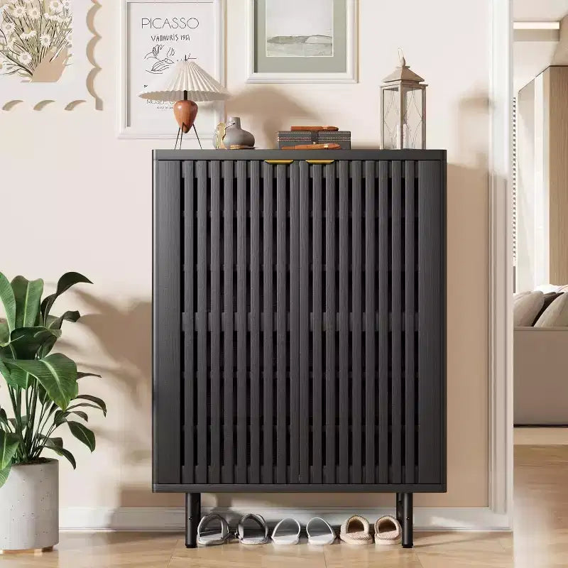 Meuble à chaussures en bois à 6 niveaux avec portes persiennes, étagère à chaussures étroite autoportante, meuble de rangement pour entrée, peut contenir 24 paires de chaussures, mobilier de couloir moderne.