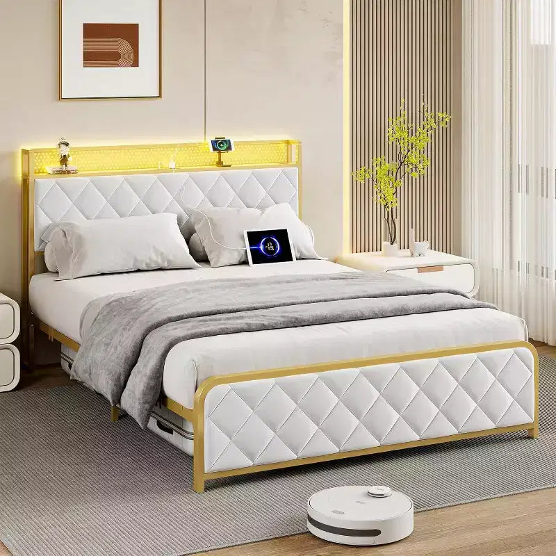 Cadre de lit King Size avec station de recharge, tête de lit et pied de lit rembourrés, cadre de lit plateforme King avec tête de lit de rangement, support à lattes métalliques, beige