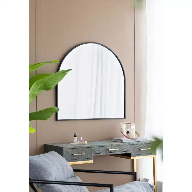 Miroir mural décoratif arqué de 33 x 31 pouces avec cadre en métal forgé