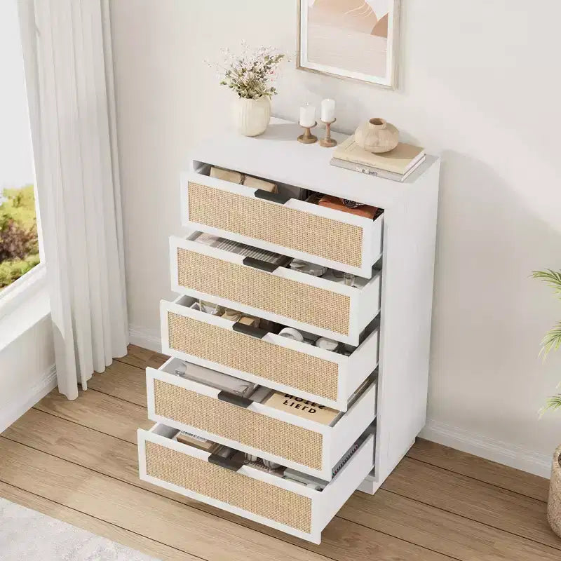 Commode 5 tiroirs en rotin pour chambre à coucher C, armoire tissée minimaliste avec cadre et pieds en bois intégrés, coffre de rangement haut