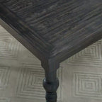 Table à manger en bois traditionnel GDFStudio Ashford avec pieds tournés