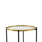 Ensemble de 2 tables d'appoint en fer doré et noir avec plateau en verre