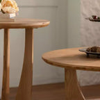 Maxax – Table basse ronde de 31,1 po en bois de chêne naturel avec base découpée pour salon et espaces de ferme