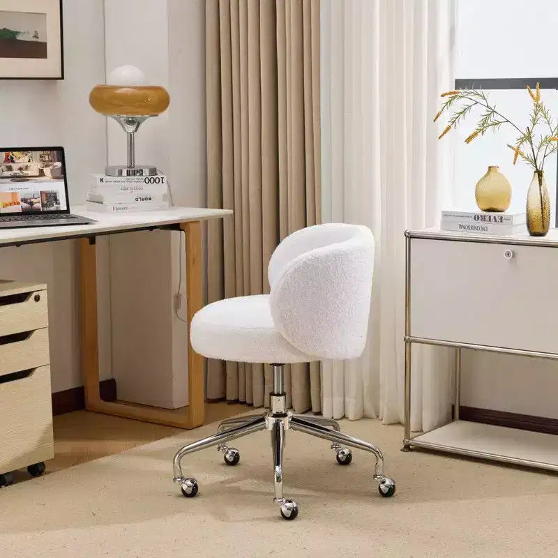 Chaise pivotante Karl Home Teddy pour bureau à roulettes réglable avec soutien pour le salon, blanche