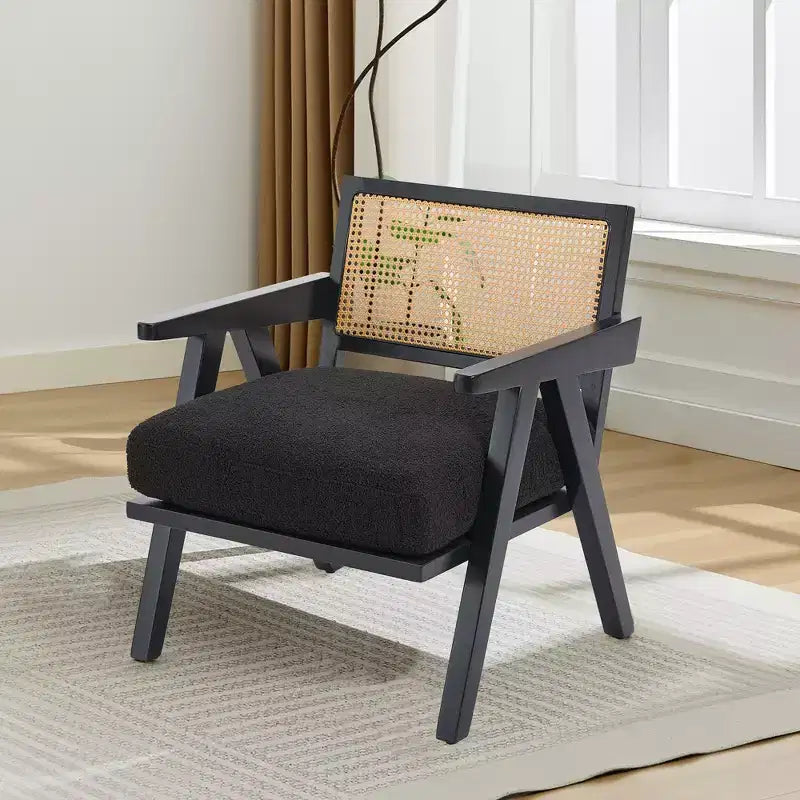 Fauteuil de ferme en bois avec accoudoirs, dossier en rotin et coussin en lin pour salon, chambre à coucher