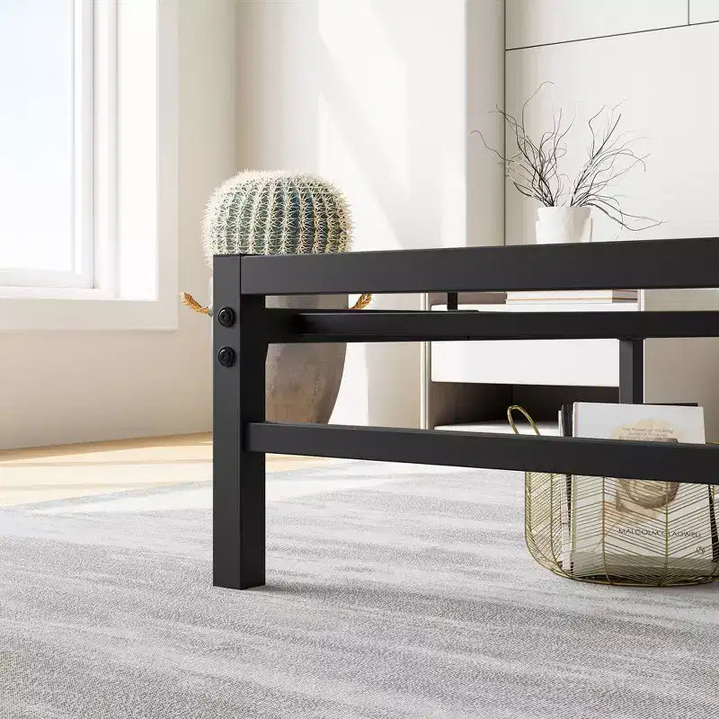 MAYEERTY Cadre de lit plateforme en métal pleine grandeur avec tête de lit en bois, rangement sous le lit et silencieux pour chambre à coucher