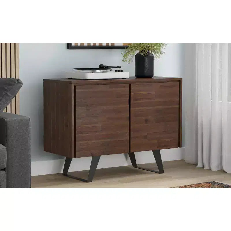Mitchell Buffet rectangulaire moderne industriel 2 portes en bois d'acacia massif de 41 pouces de large, couleur marron charbon vieilli