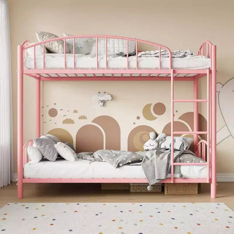 Lit superposé jumeau sur jumeau avec échelle, barrière arquée, lattes en acier robuste – Lit superposé rose compact pour enfants, aucun sommier tapissier requis.