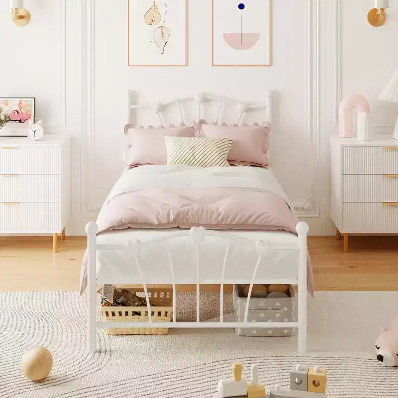 Cadre de lit Twin XL en métal en forme de cœur, plateforme rose avec tête et pied de lit, lattes robustes, rangement sous le lit, sommier tapissier non requis
