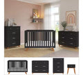 Lit de bébé SOHO Child Craft, commode 3 tiroirs, chiffonnier, table de chevet, ensemble de chambre de bébé 4 pièces